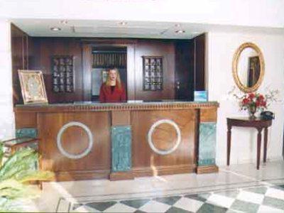 Jolly Hotel Igoemenitsa Buitenkant foto