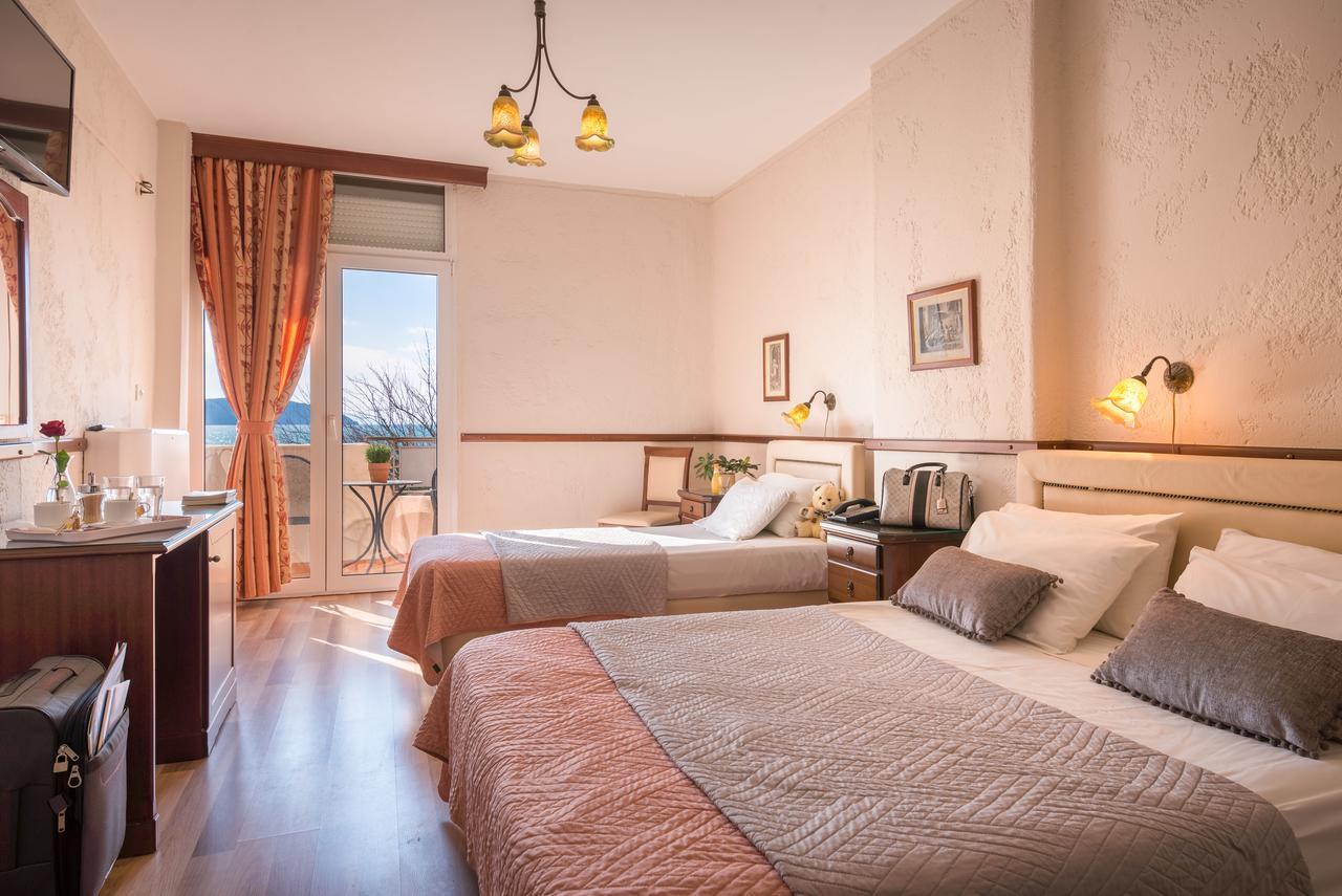 Jolly Hotel Igoemenitsa Buitenkant foto
