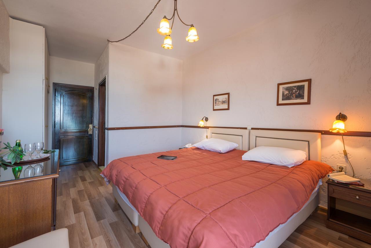 Jolly Hotel Igoemenitsa Buitenkant foto