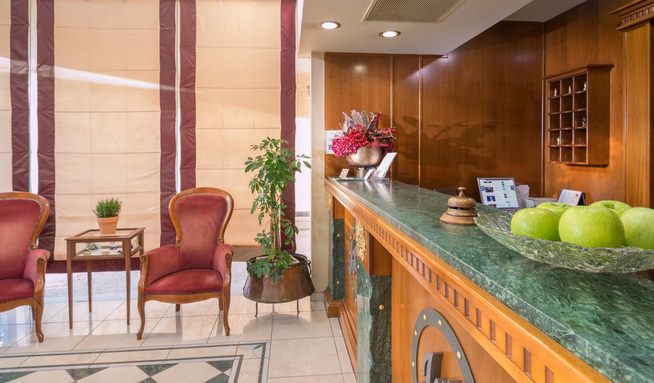 Jolly Hotel Igoemenitsa Buitenkant foto