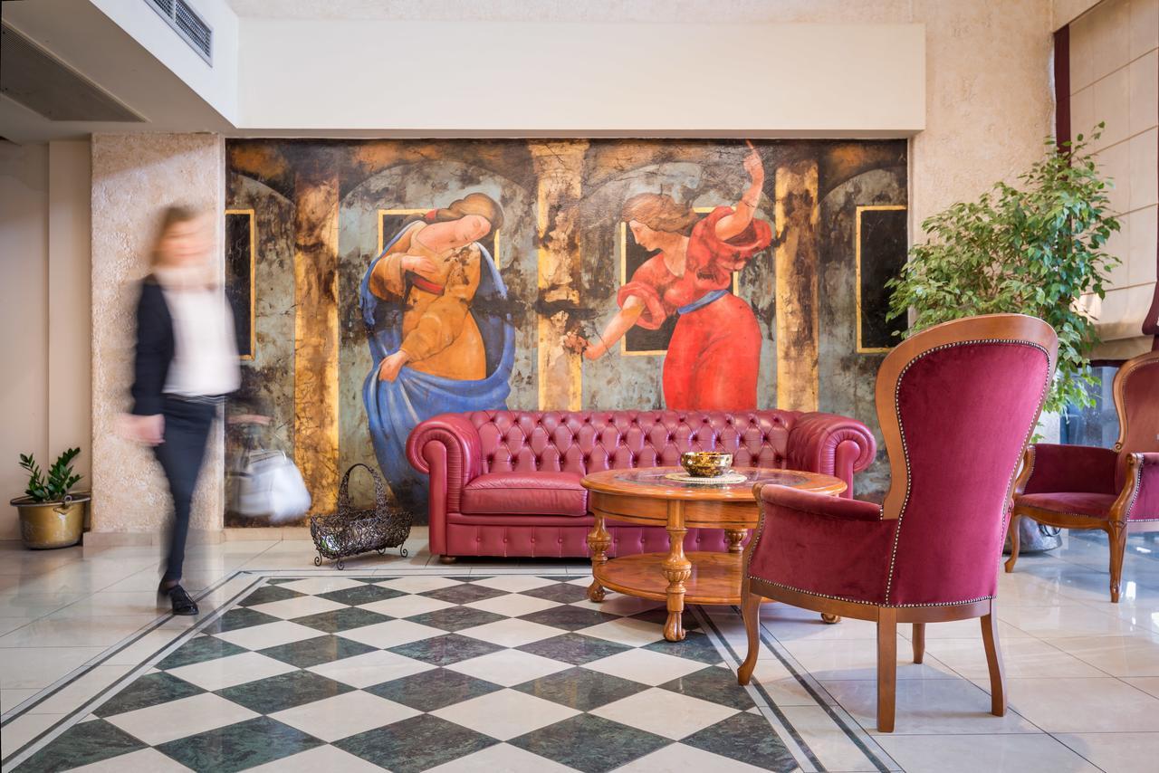 Jolly Hotel Igoemenitsa Buitenkant foto